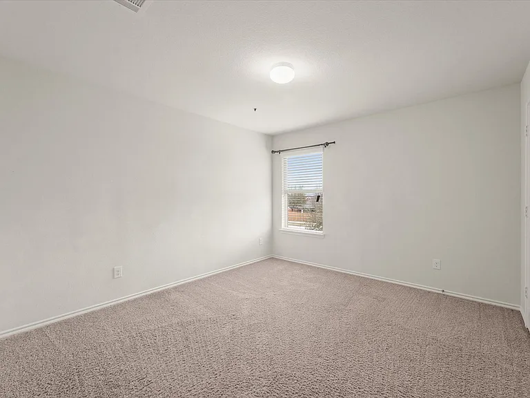 516 Clearlake Dr — Photo 24