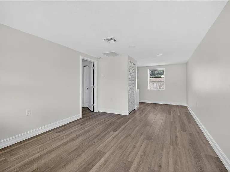5409 Oceanic Rd — Photo 10