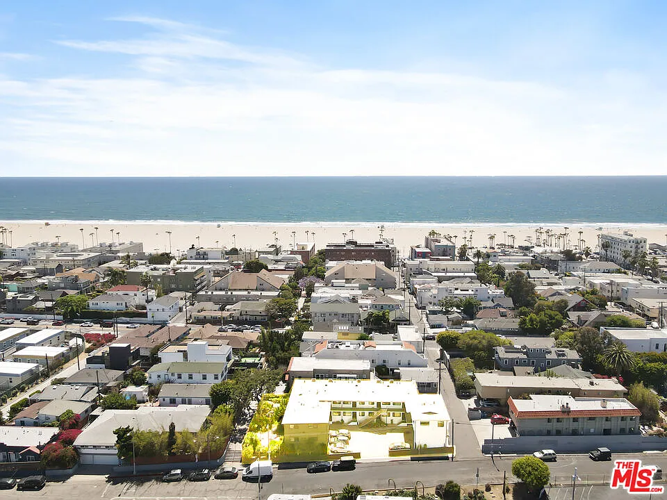Building Photo - 119 Paloma Ave #M