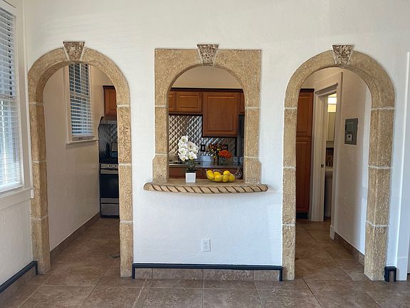 2nd image of 420 E Dewey Pl APT 101