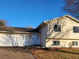1411 McKinley Ct, Anoka, MN 55303