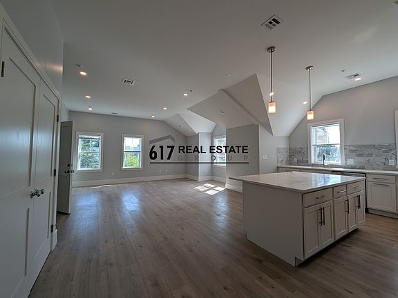 4th image of 11 Holton St #5