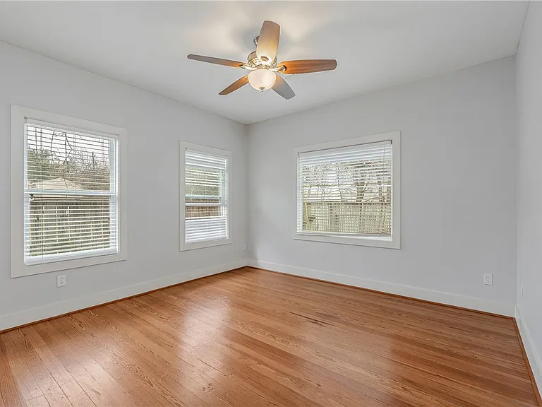 304 N Haswell Dr — Photo 13