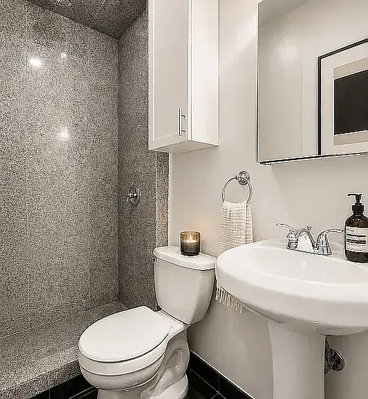 321 W 11th St #14K — Photo 6