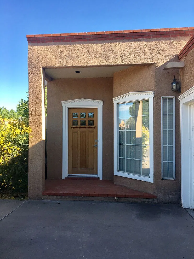 2 Bedroom Townhouse — Photo 2