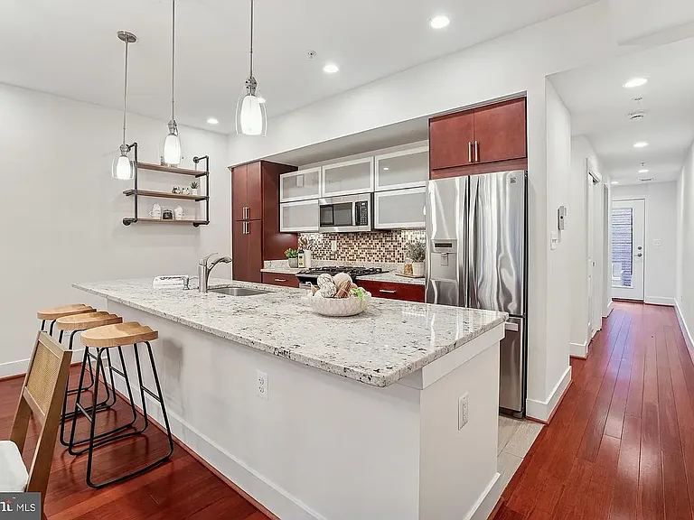 2112 3rd St NE #A — Photo 3