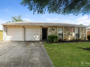 2305 Joanna Ln, Arlington, TX 76014