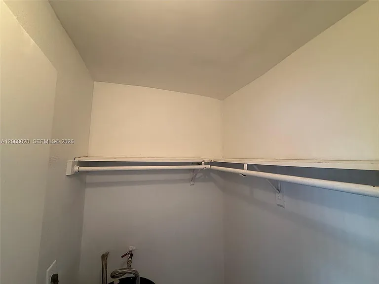5168 NE 6th Ave #407 — Photo 4