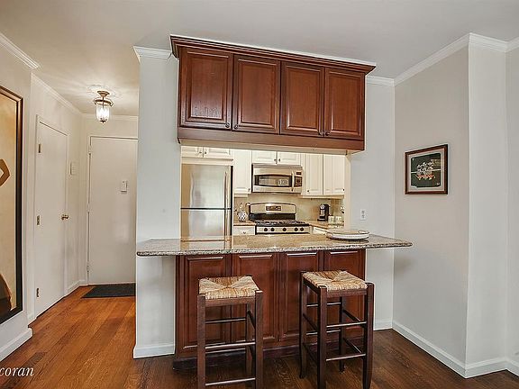 2nd image of 200 W 79th St #4-5M