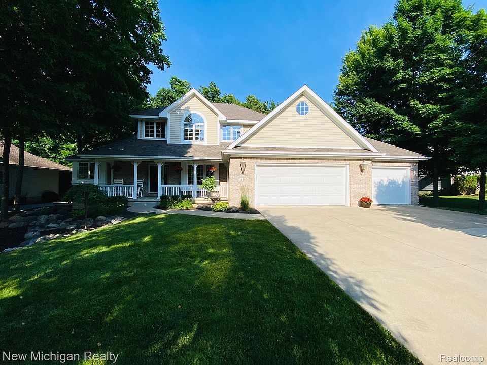 1st image of 3438 Woodridge Dr