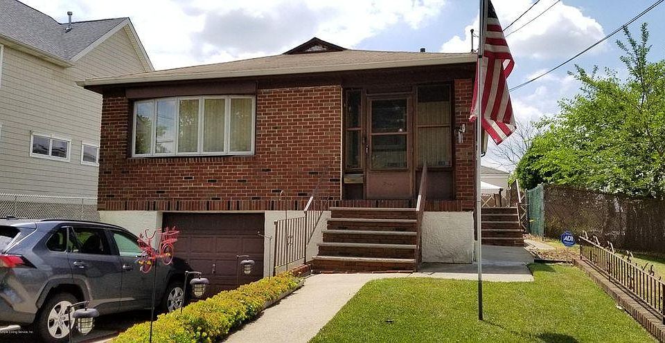 1st image of 2464 Victory Blvd