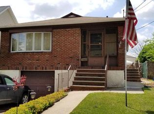 2464 Victory Blvd, Staten Island, NY 10314