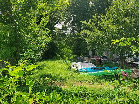 3rd image of 153 Cotter Ave