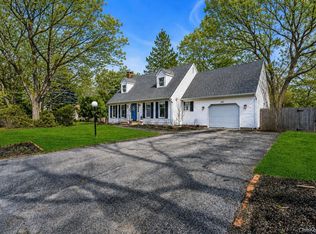 5845 N Bayview Rd, Southold, NY 11971