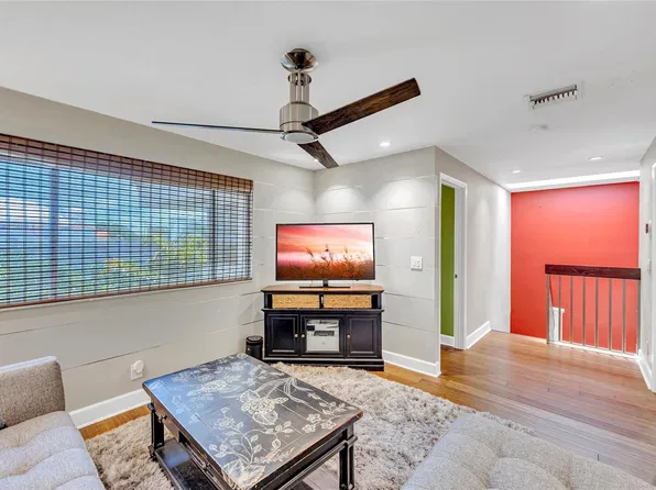 1404 NE 9th Street #*, Fort Lauderdale, FL 33304