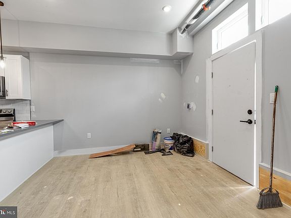 3rd image of 3965 Lancaster Ave #104