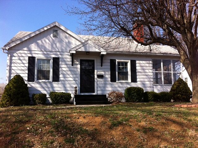 1st image of 2220 E Virginia St