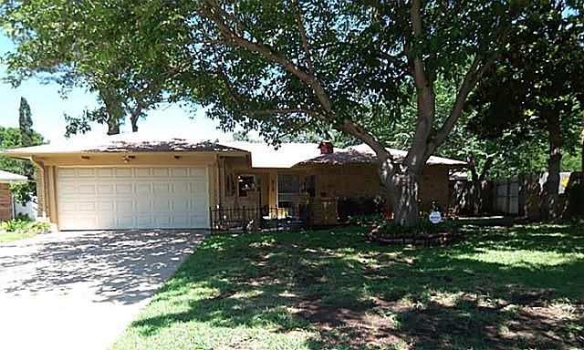 1st image of 919 Cherry Laurel Ln