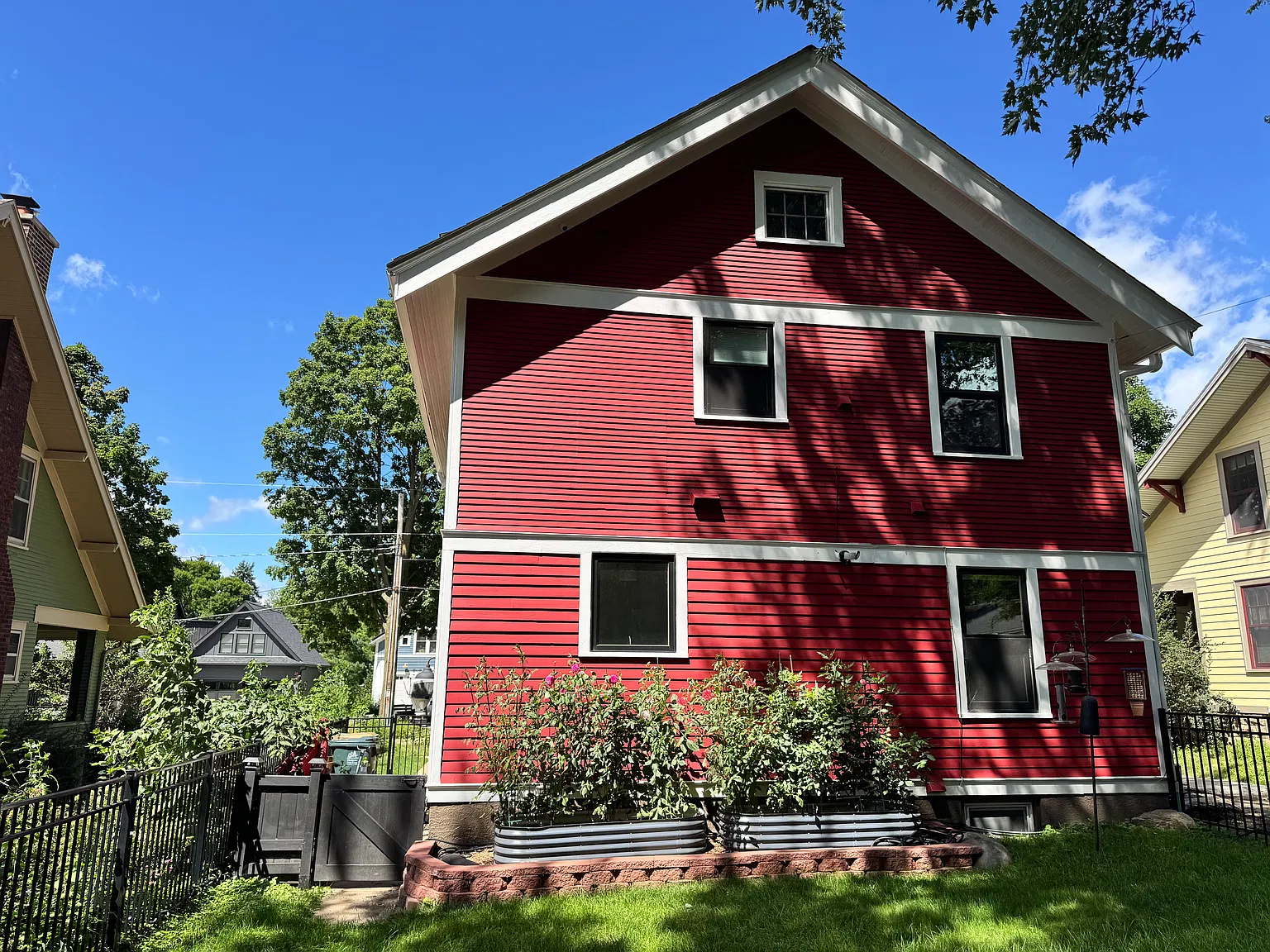 3 bed, 1.5 bath, 1560 sqft, $3,950 — Photo 4