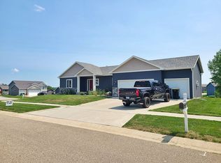 509 Verwood Ln NE, Byron, MN 55920