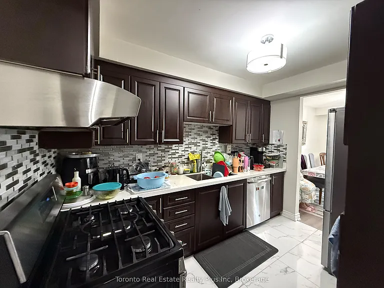 130 Ashurst Cres — Photo 17