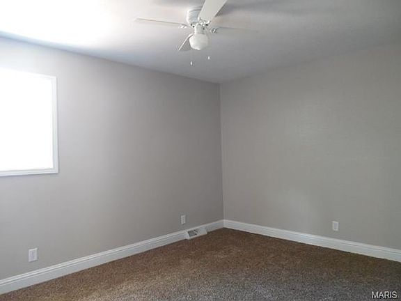 5th image of 53 Green Acres Dr