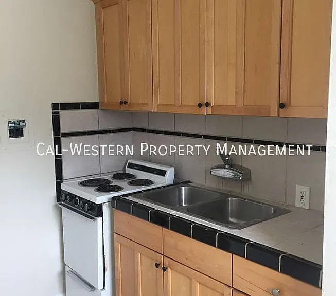 74 S 8th St #11 — Photo 1