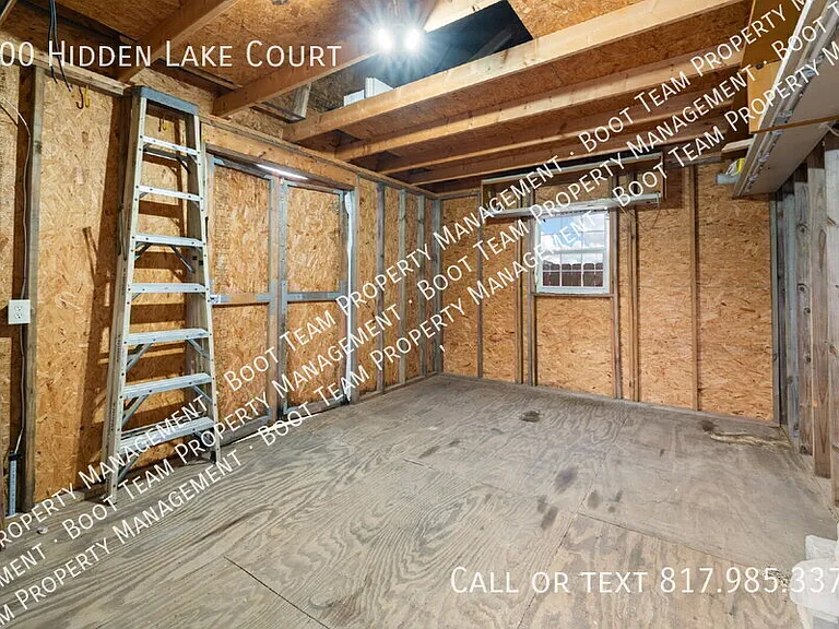 400 Hidden Lake Ct — Photo 8