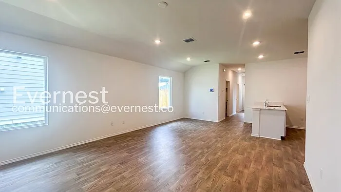 320 Santo Domingo Rd — Photo 7