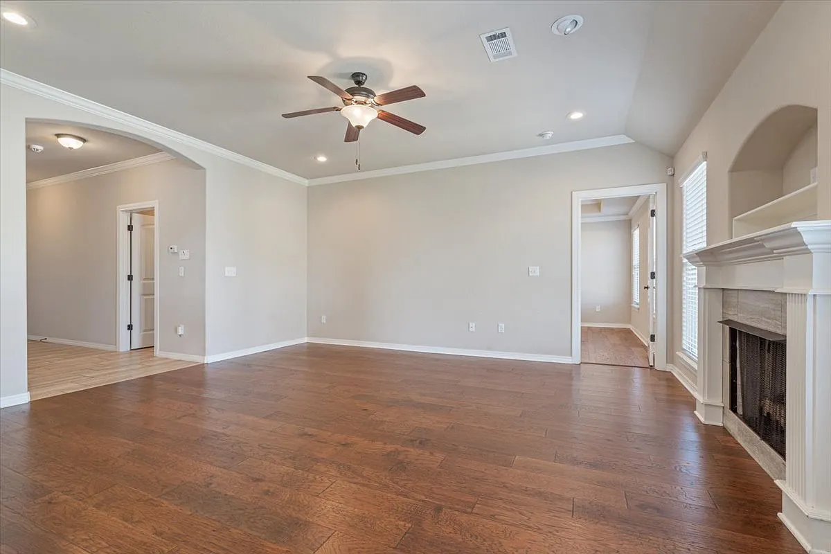 3 bed, 1560 sqft, $1,865 — Photo 4