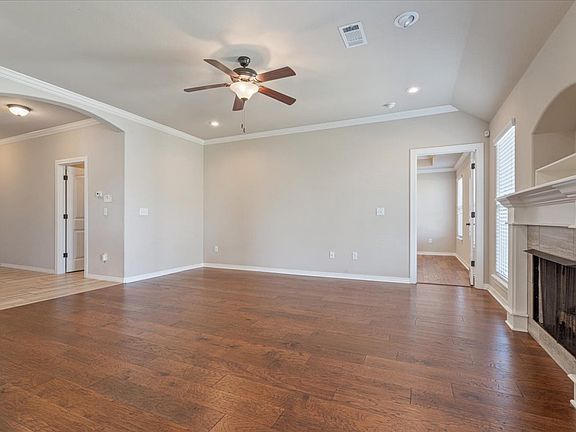 4th image of 231 Genoa Way