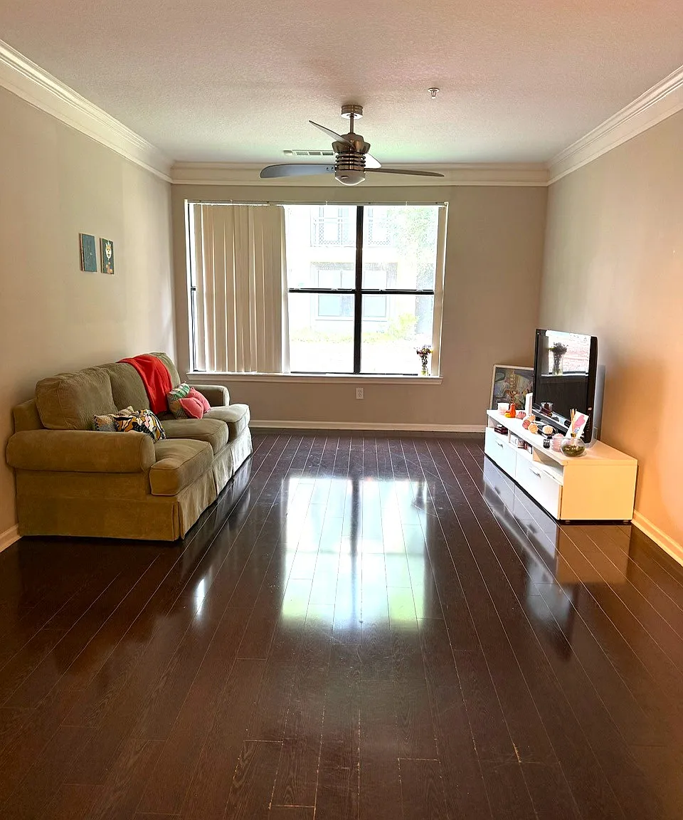 2 bed, 1080 sqft, $2,100 — Photo 1