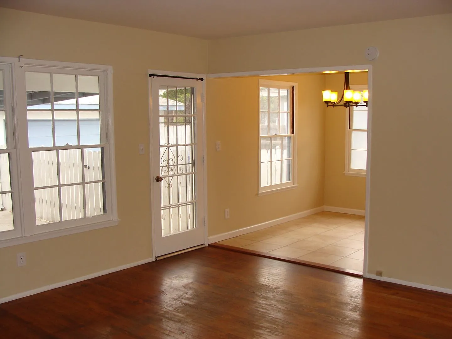 Beautiful 3Bedroom/2 Full Bath Plus Huge Bonus Room with Full Bath and Fireplace! $3,595 — Photo 4