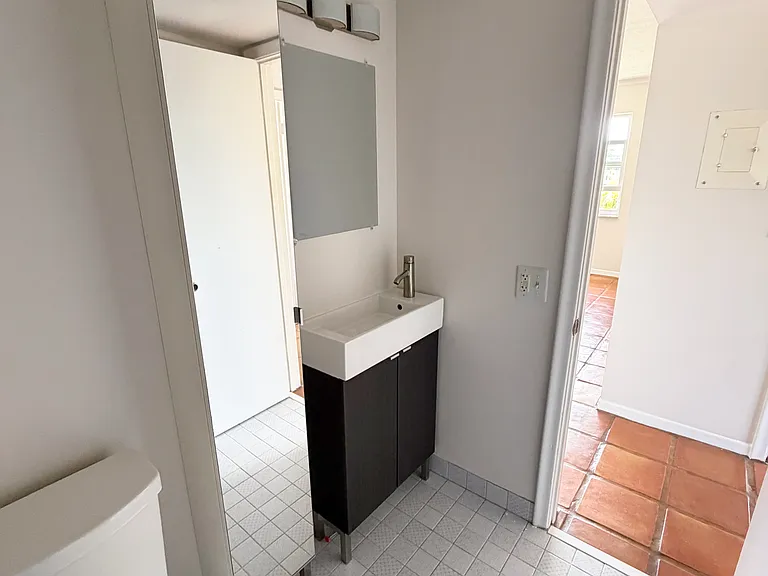 205 NE 3rd St #207 — Photo 7