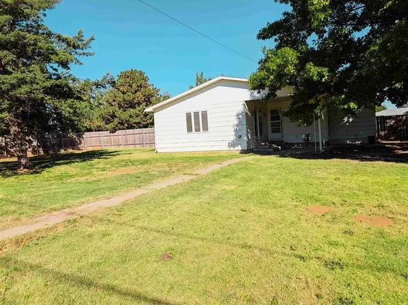 407 W Center St, Bucklin, KS 67834