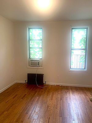 3rd image of 274 Wyckoff Ave APT 3R