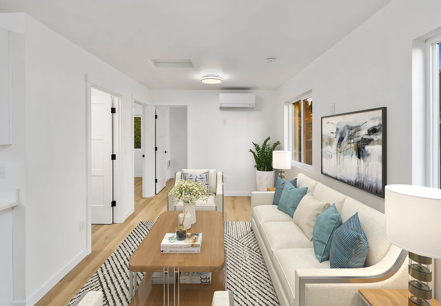 3 bed, 1.5 bath, 1000 sqft, $4,400 — Photo 3