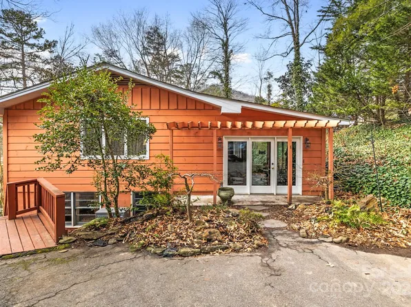 6 Constitution Ct, Asheville, NC 28805