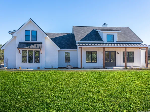 2152 Palomino Springs, Bandera, TX 78003