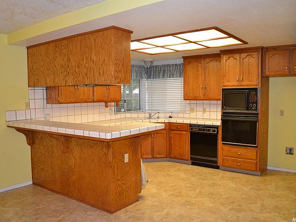 5th image of 1405 Briarwood Ave