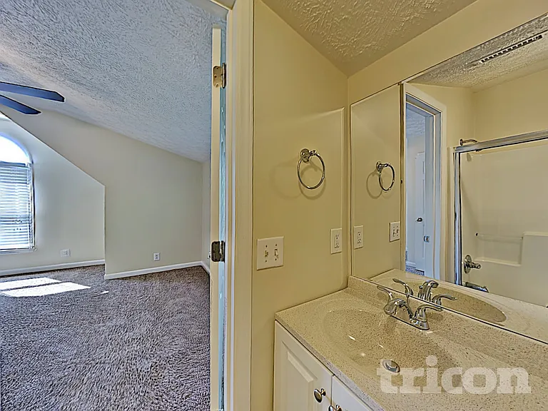 1943 Turfland Dr — Photo 16
