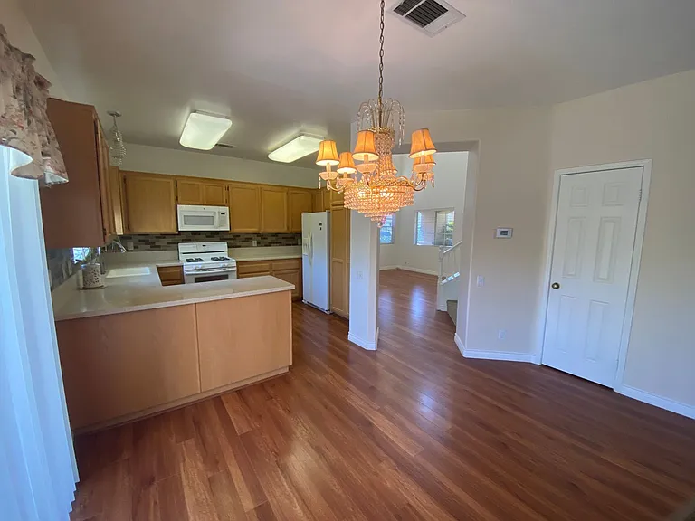 1916 Sienna Ln — Photo 4