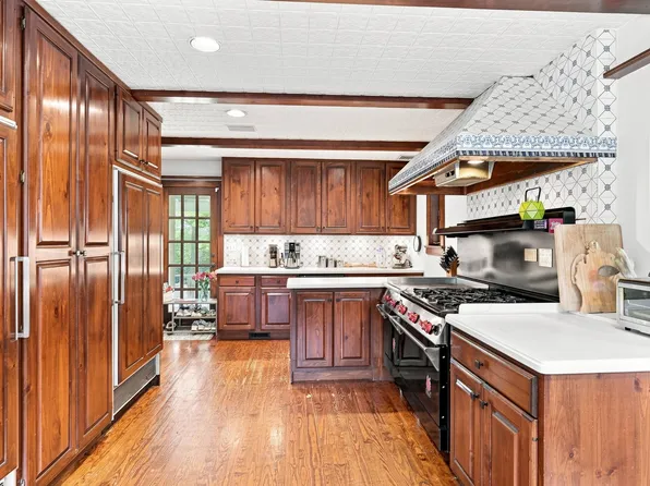 1011 Washington Ln, Jenkintown, PA 19046
