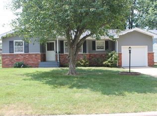 210 W Kingsbury St, Springfield, MO 65807