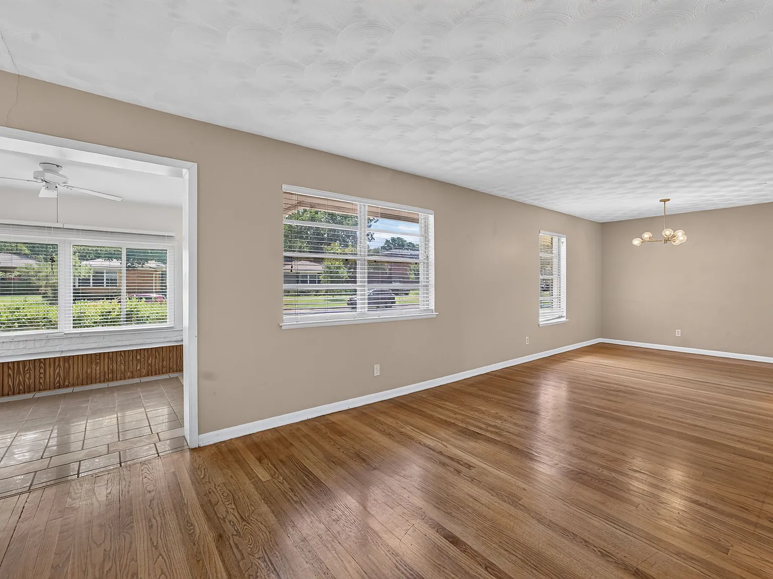 7333 Wake Forrest Drive — Photo 2