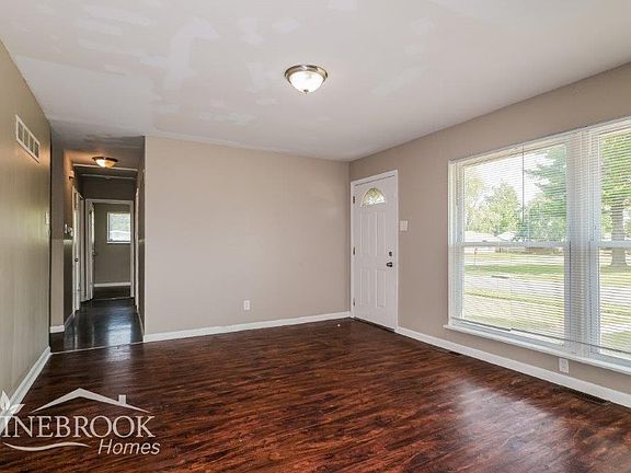 3rd image of 2435 Orleans Ln