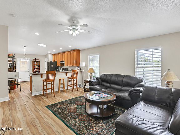 4th image of 2039 NAVAHO Avenue
