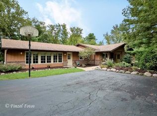 13N460 Amberwood Dr, Elgin, IL 60124