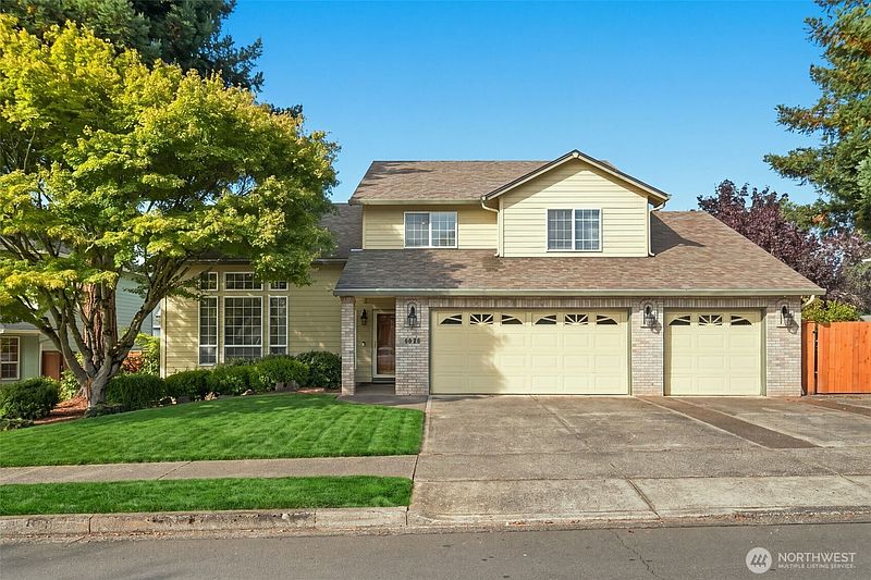 3rd image of 2533 NW 45th Avenue