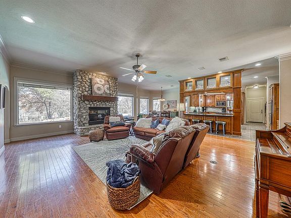 2nd image of 105 Autumn Springs Ct